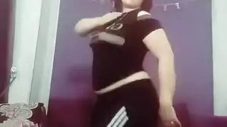رقص عاهرة عربية ماهر يتحول إلى جنس شرجي عنيف