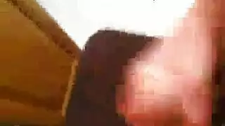 سيدة بريطانية انتقلت للتو إلى شقتها الجديدة ولم تستطع الانتظار لممارسة الجنس مع جارتها الجديدة