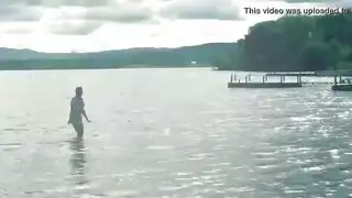 حوض السباحة عجوز