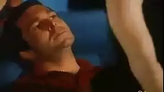 سيناريو بورن كلاسيكي: قذف داخل القاعة السينمائية