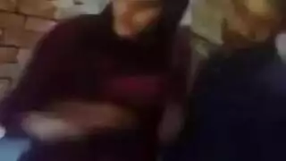 إنها لعبة الجنس المطيعة له