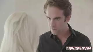 هذه الشقراء عاهرة كاملة لجنس الثنائي الإباحي