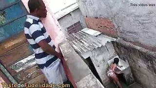 مبنى فارغ، دفعات كاملة: إباحية بقضيب كبير