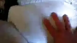 غريب مقارع حزم على مثليه