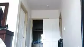 إباحية غريب: سمراء سيليست ليون تطلب قضيب سميك