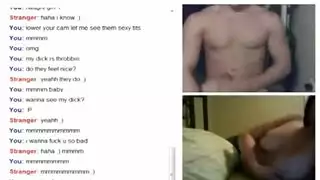 دمية جنس مراهقة تبتسم لزوجها المخدوع الساذج في العلن