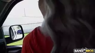 لا تستطيع مقاومة قضيبه: براندي باي تأخذ جنساً قاسياً من رجلها