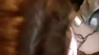 ثلاثية قافزة تُلعق مهابلهن في جنس جماعي