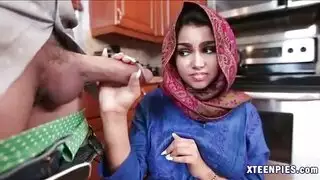 مشاكس وساخن: إغراء مثير يتحول إلى أوضاع جنسية متعددة