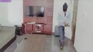 إباحية ميلف مكثفة: منحنية وتؤخذ في كل غرفة