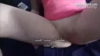 أخت غير شقيقة ماكرة تريد قضيبه الصلب مرة أخرى