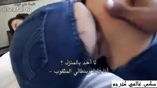 بنطال الأخت الضيق يتمزق خلال لقاء إباحي