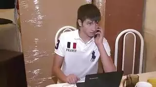 أخ دياث ينضم لمشهد جنسي ثلاثي مع أخته وصديقه