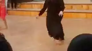 جنس صريح خارجي: مصريات عاهرات ترقص وتتلقى عدة أعضاء