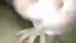 تمص زاب و حبيبته يستمع عبر الهتف