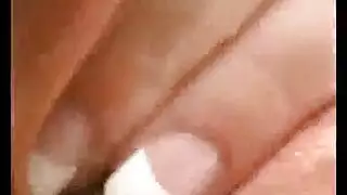 يستنمي وهو سكران في الملهى الليلي