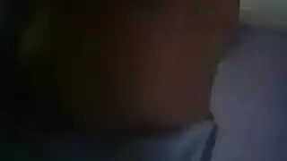 لاعب بلا مال يحصل على بعض اللسان وبعض الشرج