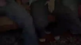 أسرار عائلية: أخوات في جنس جماعي ودعارة