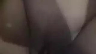 حركة حمام صريحة: ألينا لوبيز تلمس نفسها وهي مبللة تماماً