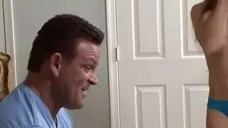 مُثقبة بقضيب أبي السميك – مهبلي لا يتحمل المزيد