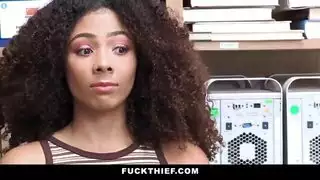 كس مؤلم من الكثير من الحركات الجنسية الصريحة