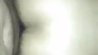 فتحة شرجها تتوق للاختراق القوي