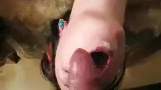 ثنائي صريح: ميلف وصبي أجنبي يتبادلان السوائل