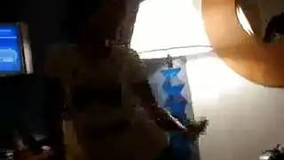 السكرتيرة المشاغبة تحصل على نيك على المكتب من فحل المكتب