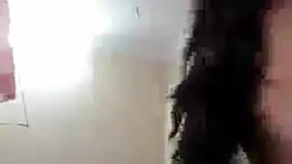 رجل مسن يمارس الجنس مع فم داني إنلا بعد كشف فرجها المشعر