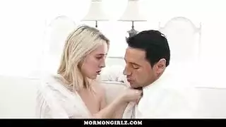 ثلاثي عنيف: شقراوتان تتوسلان للمزيد من الزب طوال الليل