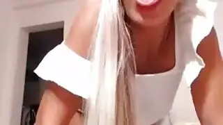 مؤخرتها حطمت الإنترنت في هذا المشهد الصريح