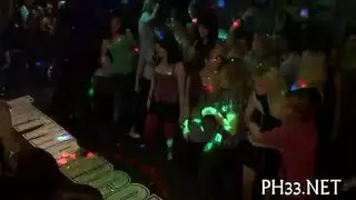 ندي، نجمة الأفلام الإباحية السودانية الساخنة، تمارس الجنس الفموي