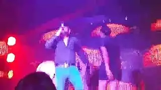 امرأة ناضجة مغرية عارية تمامًا في فيديو جماع صريح