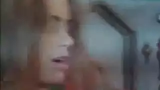 مقيد ريترو ضخمة الثدي