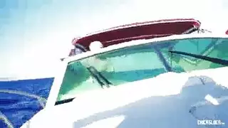 في اليخت خاص