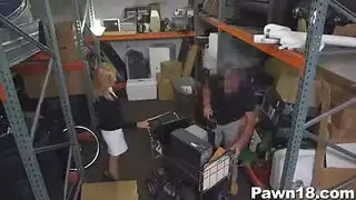 كرتون إكس إكس إكس: فتيات إيبوني ممتلئات الجسم يتم تعريضهن للضرب