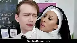 قصير انيك راهبة من الخلف