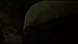 فتاة آسيوية ذات أثداء كبيرة في فيلم إباحي فردي صريح