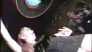 جماع جماعي في حفل زفاف: الجميع يقذف على مؤخرة الراقصة