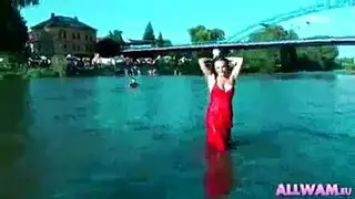 زينجي معا شقراء