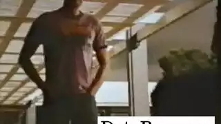 يتم ملء فتحات رجل معدم عن طريق تحفيز طبي شهواني