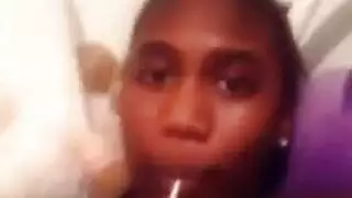 شاب مثير يأخذ كلا الجنسين في حفلة جنسية جامحة