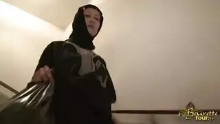 جنود الروس يغتصبو فتاء محجبة