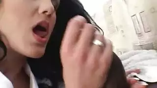 مصّ مرفت أمين غير المرئي: نكح الحلق والقذف على الوجه