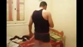 ماسك عليها صور