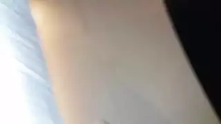 قبضة حلق كاملة: تمص قضيبًا عملاقًا حتى ذروة فوضوية