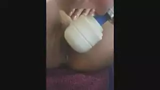 صديق يمارس الجنس مع فم الفتاة الآسيوية الموشومة بعد دعوتها له