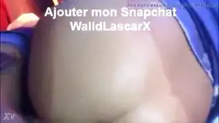 ممارسة الجنس في صالون التسمير: الحجاب يُزال من أجل فعل صريح