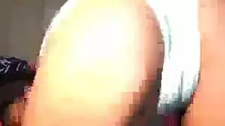 شاب يقوم بتناول حبوب الفياكرا وينيك امه