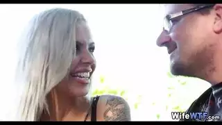 زوج يولد زوجته بنيكان